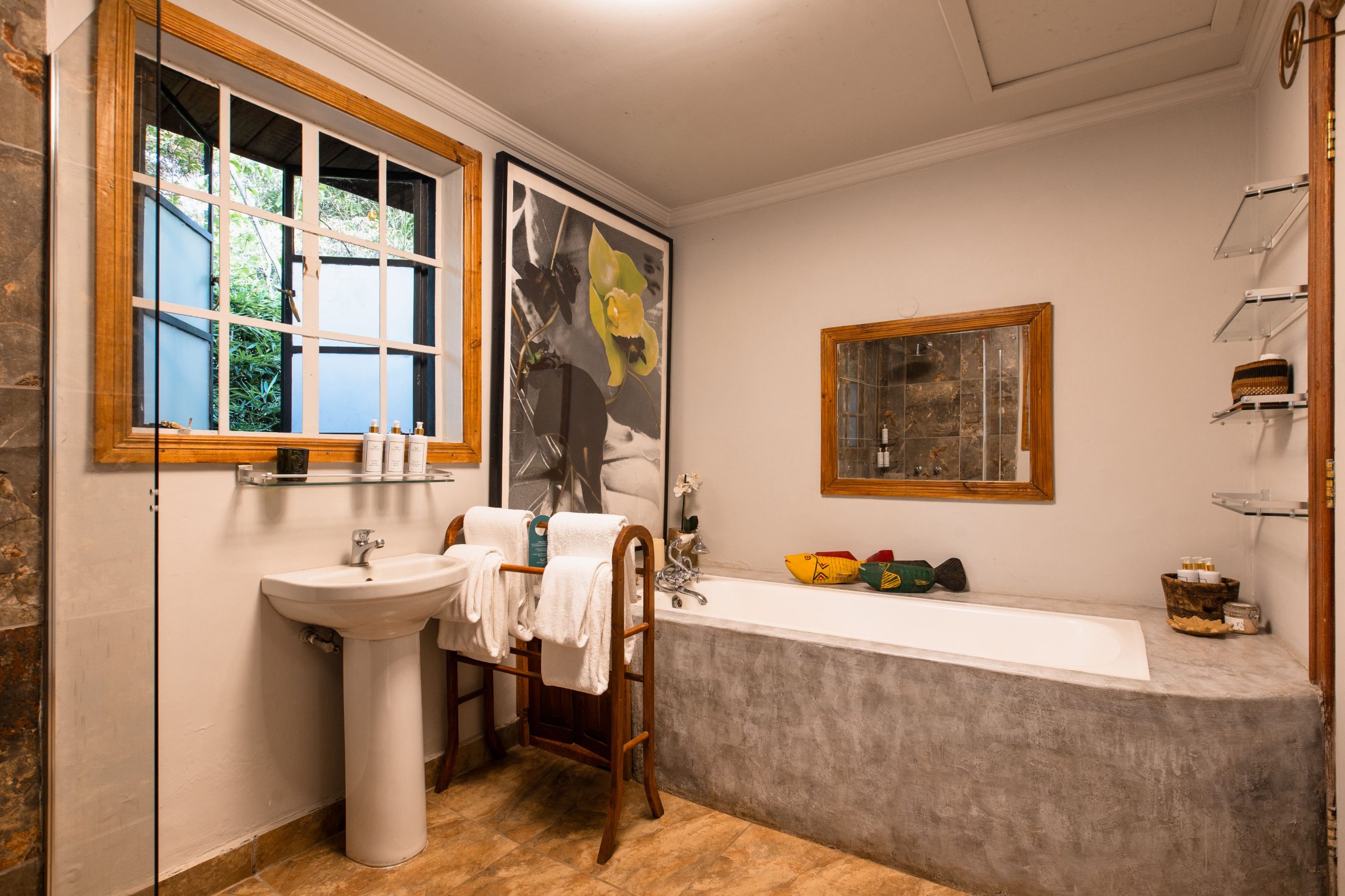 Cottage bathroom 2