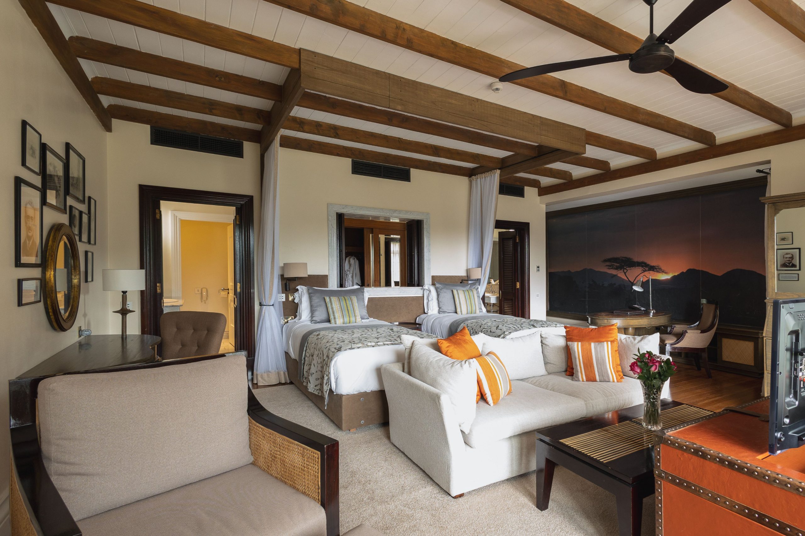 Executive Suite Twin Bedroom (1)