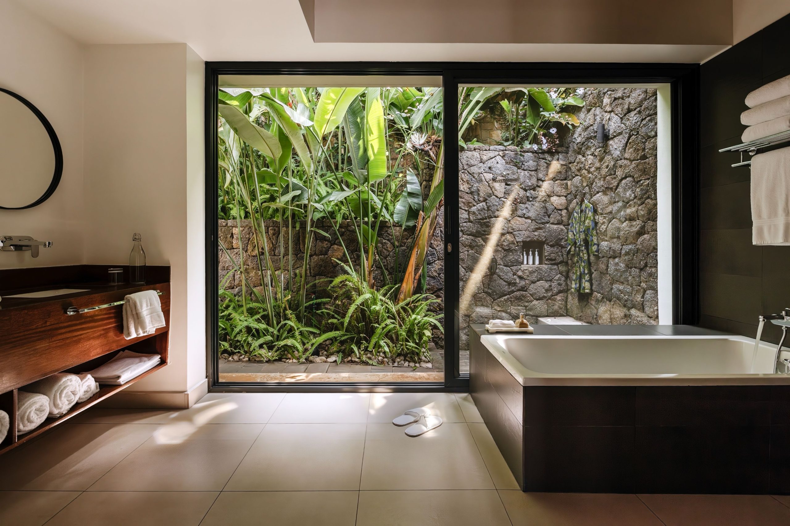 Luxury Pool Villa Bathroom 2- TC 2025 (1)