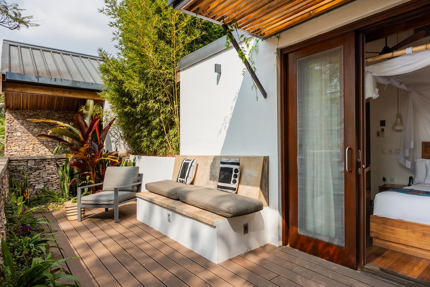 Deluxe King Room Exterior – 1