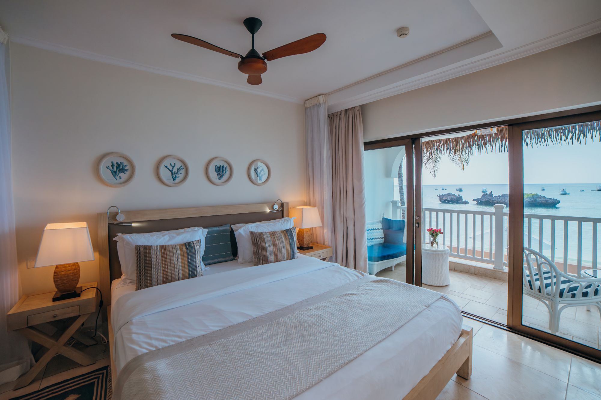 Deluxe ocean view room – resized