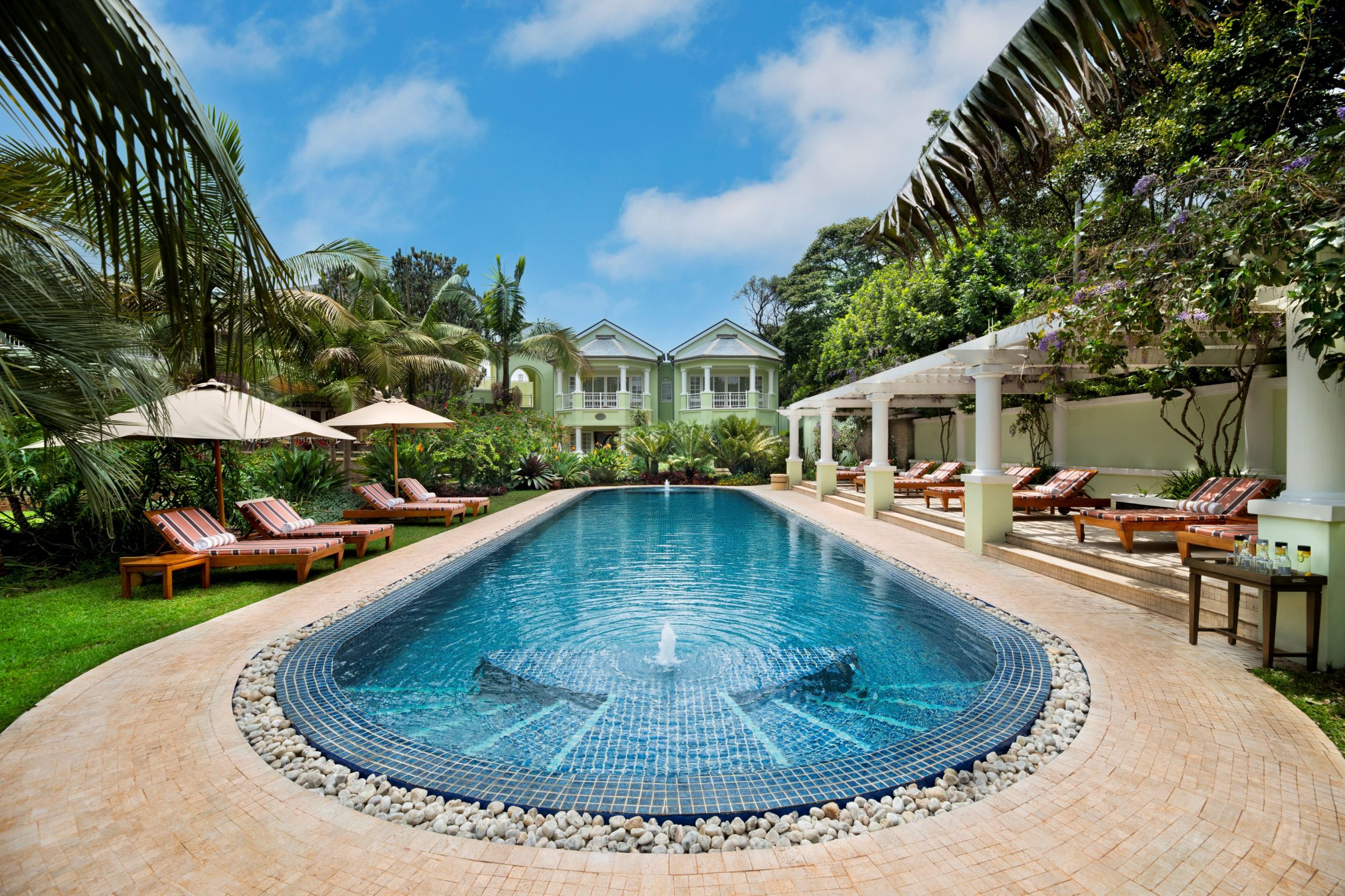 Hemingways_Nairobi_Spa_pool_02